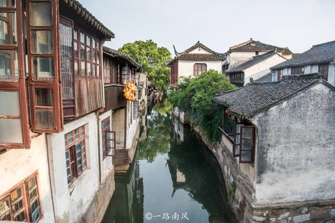 空中抛枪